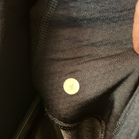 Lulu lemon tank.  Size 4. - Picture 7 of 7